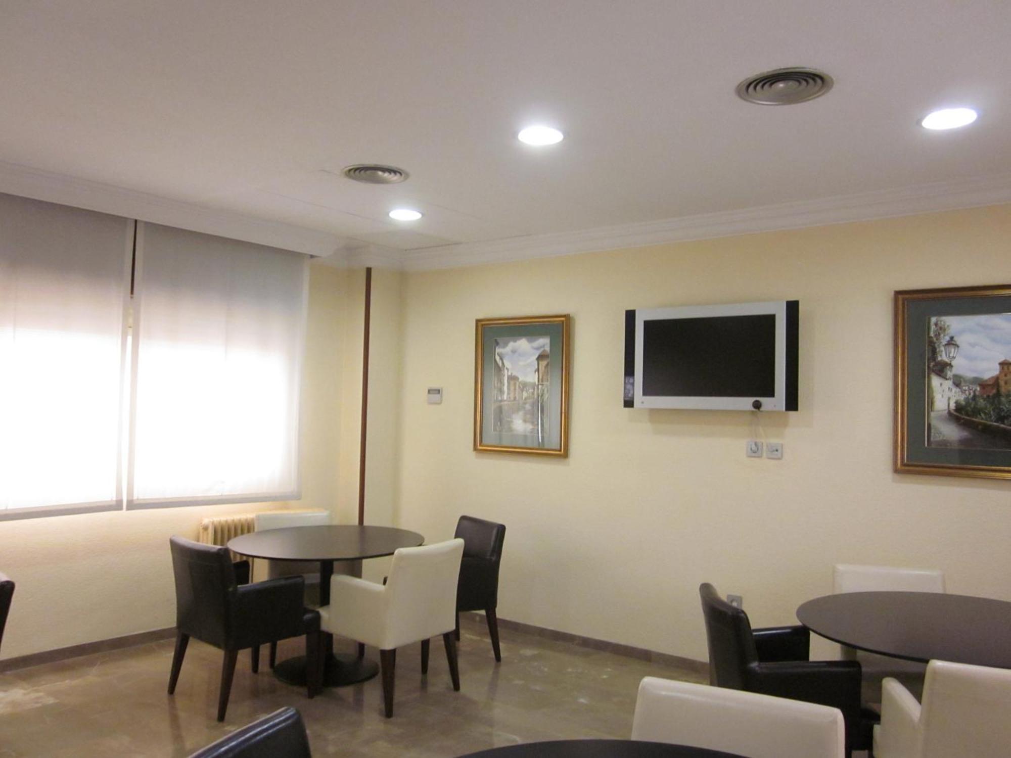 Hotel Elena María 2*